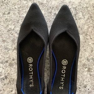 Classic Rothys black point flats